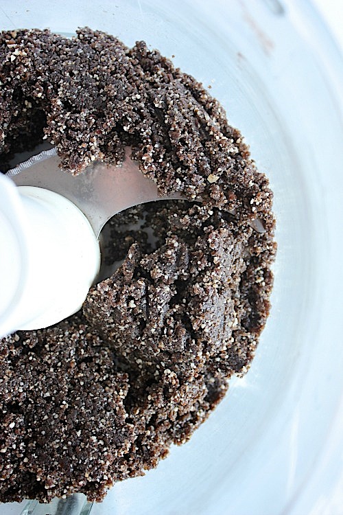 Dark Chocolate Hazelnut Superfood Fudge Bites {Gluten Free, Dairy Free, Refined Sugar Free, Keto, Paleo & Vegan Friendly} - www.betterwithcake.com