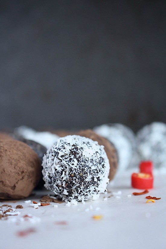 Dark Chocolate, Mexican Spiced Brownie Bites {Vegan, Gluten Free, Dairy Free, Refined Sugar Free, Keto & Paleo Friendly} - www.betterwithcake.com