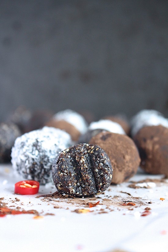 Dark Chocolate, Mexican Spiced Brownie Bites {Vegan, Gluten Free, Dairy Free, Refined Sugar Free, Keto & Paleo Friendly} - www.betterwithcake.com
