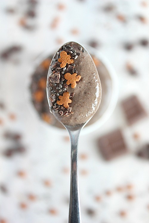 Double Chocolate Gingerbread Chia Pudding {Vegan, Dairy Free & Paleo Friendly} - www.betterwithcake.com
