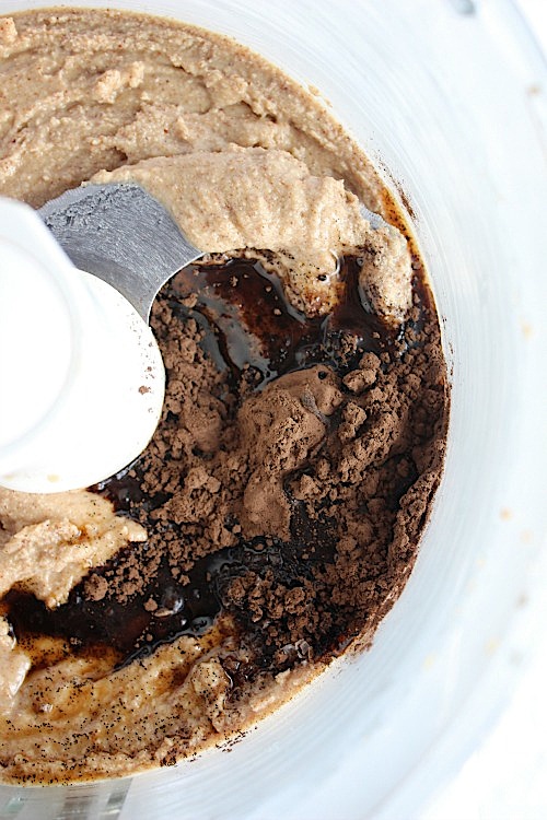 Healthy, Homemade Chocolate-Hazelnut Almond Butter {Vegan, Dairy Free & Paleo Friendly} - www.betterwithcake.com