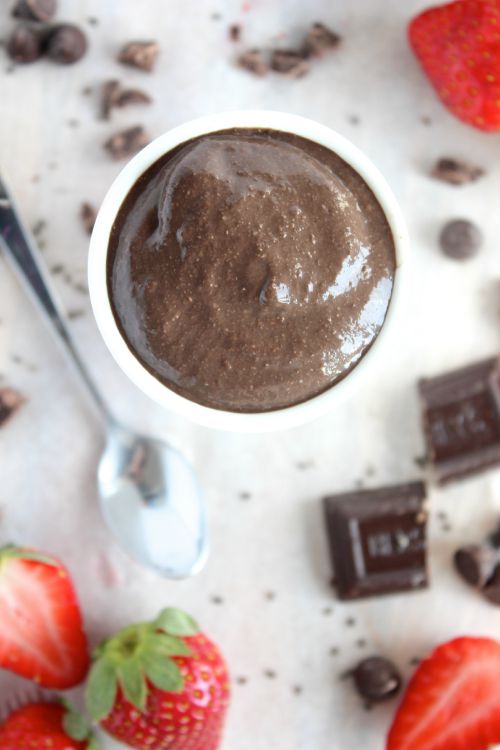Strawberry Choc Chip Chia Pudding {Vegan, Dairy Free & Paleo Friendly} - www.betterwithcake.com