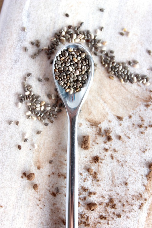 Chocolate Almond Butter Super Smoothie {Vegan, Dairy Free & Paleo Friendly} - www.betterwithcake.com