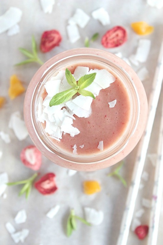 Strawberry, Peach & Mango Smoothie {Vegan. Gluten Free & Paleo Friendly} - www.betterwithcake.com