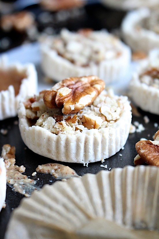 1 bowl No Bake {Date Free} Mix & Make Pecan Pie Bites - Gluten free-Dairy free -Grain Free-Date Free-Refined sugar Free-Low carb-Keto-Paleo-Vegan - www.betterwithcake.com