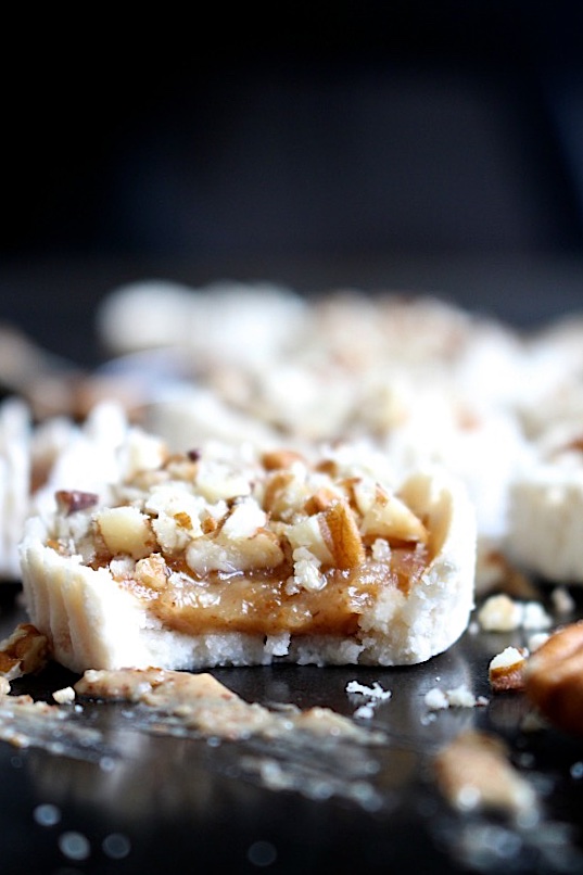 1 bowl No Bake {Date Free} Mix & Make Pecan Pie Bites - Gluten free-Dairy free -Grain Free-Date Free-Refined sugar Free-Low carb-Keto-Paleo-Vegan - www.betterwithcake.com