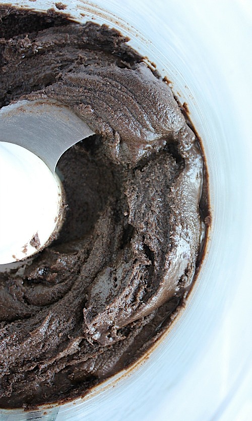 Healthy, Homemade Chocolate-Hazelnut Almond Butter {Vegan, Dairy Free & Paleo Friendly} - www.betterwithcake.com