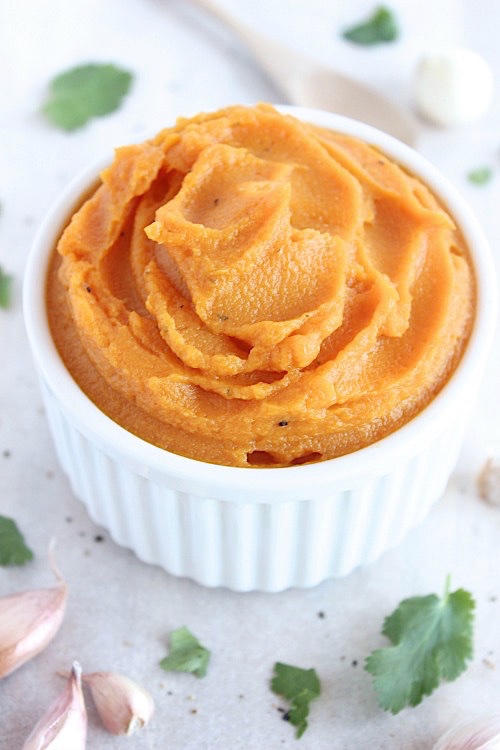 Roasted Garlic, Pumpkin & Sweet Potato Mash {Vegan, Gluten Free & Paleo Friendly} - www.betterwithcake.com