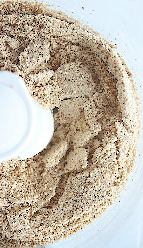 Cinnamon Spiced Almond Butter {Vegan, Gluten Free & Paleo Friendly} - www.betterwithcake.com