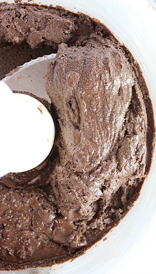 Chocolate Chai Spiced Almond Butter {Vegan, Gluten Free & Paleo Friendly} - www.betterwithcake.com