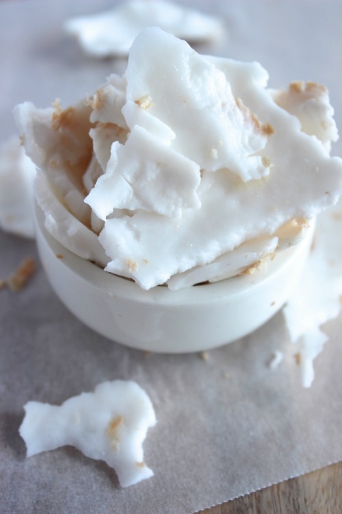 Homemade Vanilla Coconut Yoghurt {Dairy Free, Vegan & Paleo Friendly} - www.betterwithcake.com