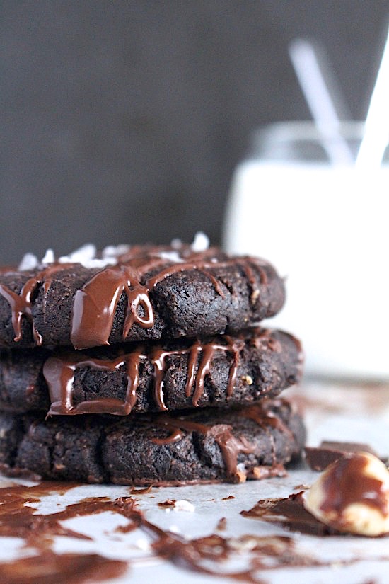 EGG FREE - Grain free - Refined sugar free - Low carb - Paleo - Keto - Vegan - www.betterwithcake.com