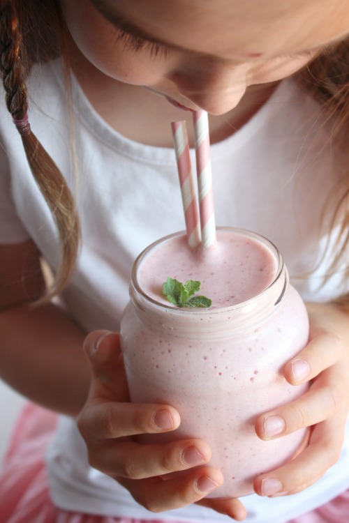 Healthy Homemade Strawberry Milk
