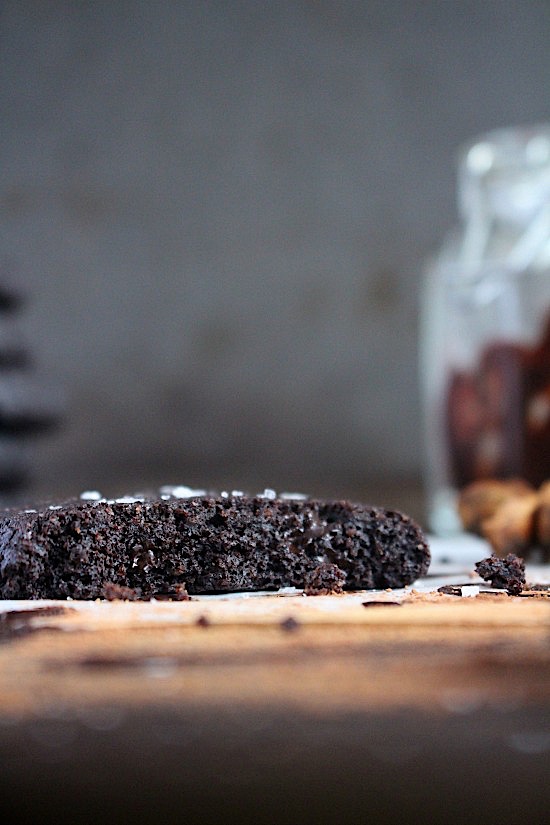 Flourless Chai Spiced Choc Fudge Almond Butter Brookies {Gluten Free - Dairy Fre - Grain Free - Refined Sugar Free - Low Carb - Paleo - Keto - Vegan Friendly} - www.betterwithcake.com