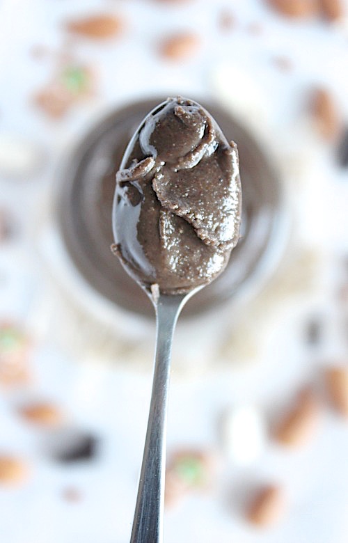 Healthy, Homemade Dark Chocolate Gingerbread Almond Butter {Vegan, Gluten Free & Paleo Friendly} - www.betterwithcake.com