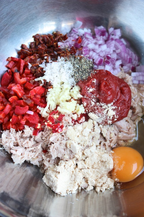 Spicy Sun-dried Tomato and Chargrilled Red Pepper Tuna Burgers {Paleo Friendly}