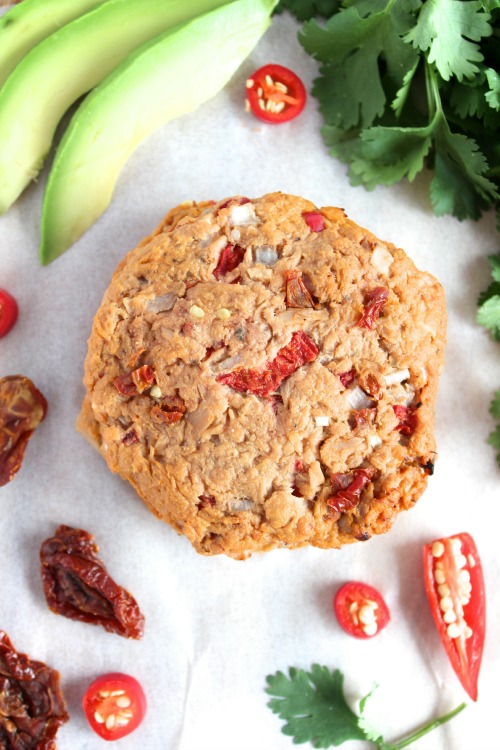 Spicy Sun-dried Tomato and Chargrilled Red Pepper Tuna Burgers {Paleo Friendly}