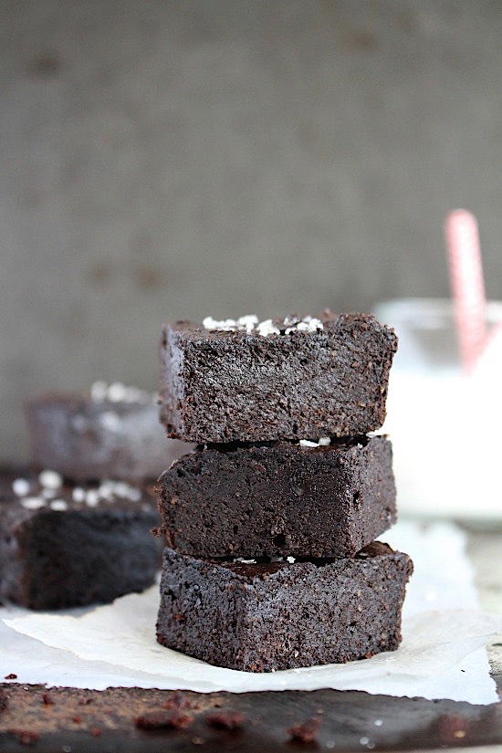 Super Fudey, 5 Ingredient {Small Batch} Flourless Chocolate Brownies {Sugar Free - Dairy Free - Low Carb - Keto - Paleo} - www.betterwithcake.com