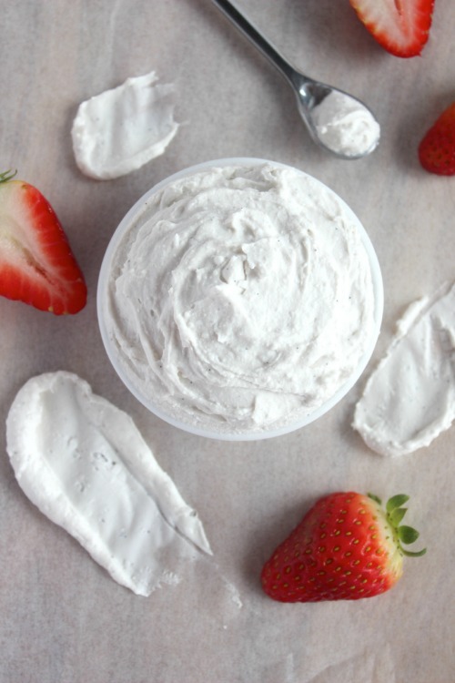 Whipped Vanilla Coconut Cream {Vegan, Dairy Free & Paleo Friendly} - www.betterwithcake.com