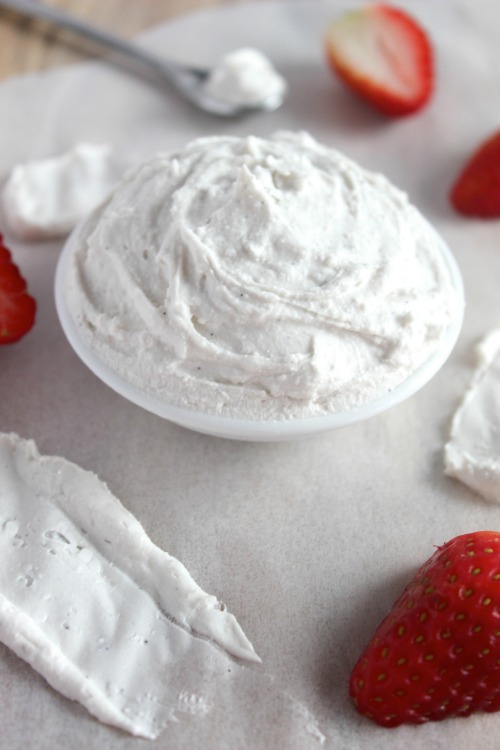 Whipped Vanilla Coconut Cream {Vegan, Dairy Free & Paleo Friendly} - www.betterwithcake.com