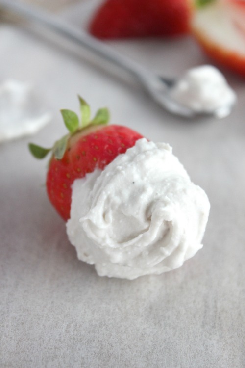 Whipped Vanilla Coconut Cream {Vegan, Dairy Free & Paleo Friendly} - www.betterwithcake.com