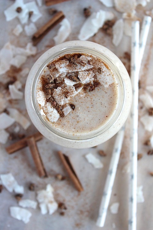 Vanilla Chai Smoothie {Vegan, Gluten Free & Paleo Friendly} - www.betterwithcake.com