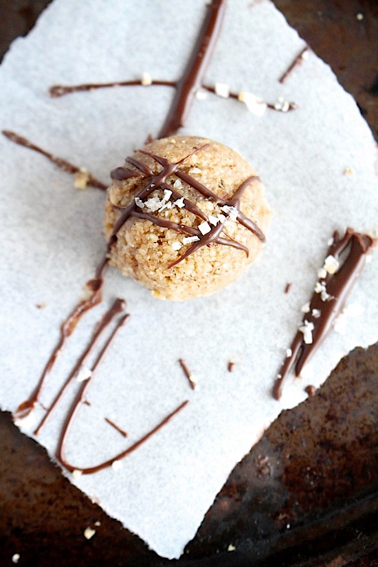 Date Free Chai Spiced Nut Butter Fudge Bites {Sugar Free - Gluten Free - Dairy Free - Low Carb - Vegan - Keto - Paleo } - www.betterwithcake.com