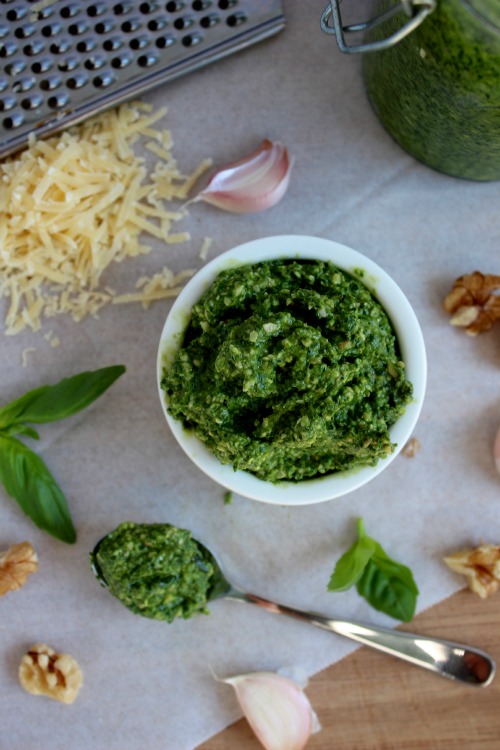 Roasted Garlic and Walnut Pesto {Oil Free}