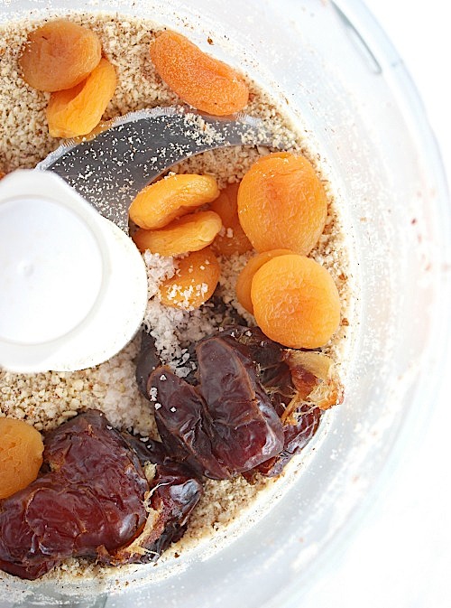 Apricot Delight Energy Bites {Vegan & Paleo Friendly} - www.betterwithcake.com