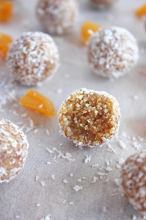 Apricot Delight Energy Bites {Vegan & Paleo Friendly} - www.betterwithcake.com