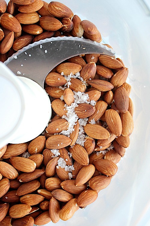 Healthy, Homemade Vanilla Almond Butter {Vegan, Dairy free & Paleo Friendly} - www.betterwithcake.com