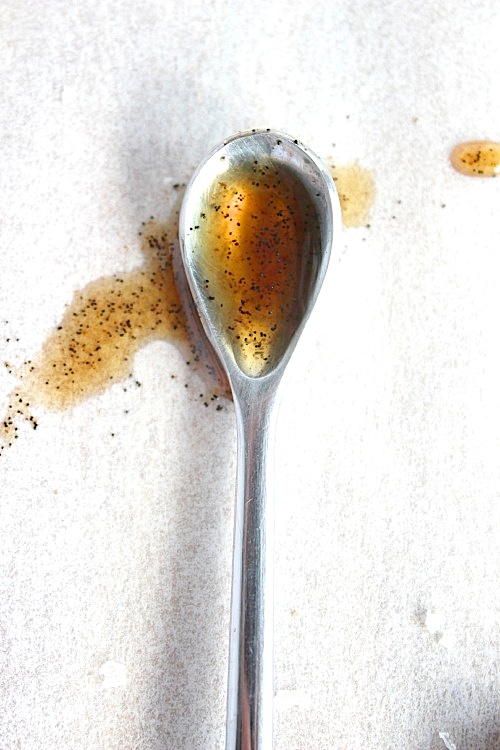 Healthy, Homemade Vanilla Almond Butter {Vegan, Dairy free & Paleo Friendly} - www.betterwithcake.com