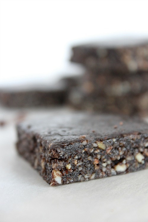 Decadent and Rich Raw Chocolate Brownies {Vegan, Gluten Free & Paleo Friendly} - www.betterwithcake.com