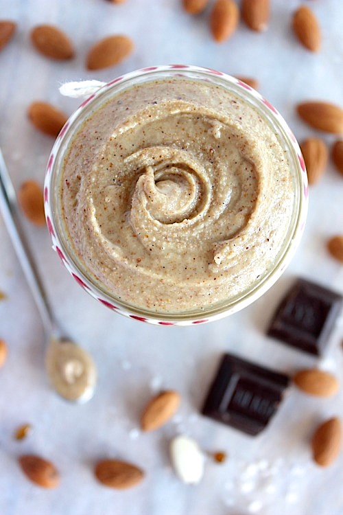 Healthy, Homemade Vanilla Almond Butter {Vegan, Dairy free & Paleo Friendly} - www.betterwithcake.com