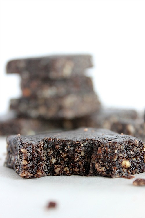 Decadent and Rich Raw Chocolate Brownies {Vegan, Gluten Free & Paleo Friendly} - www.betterwithcake.com