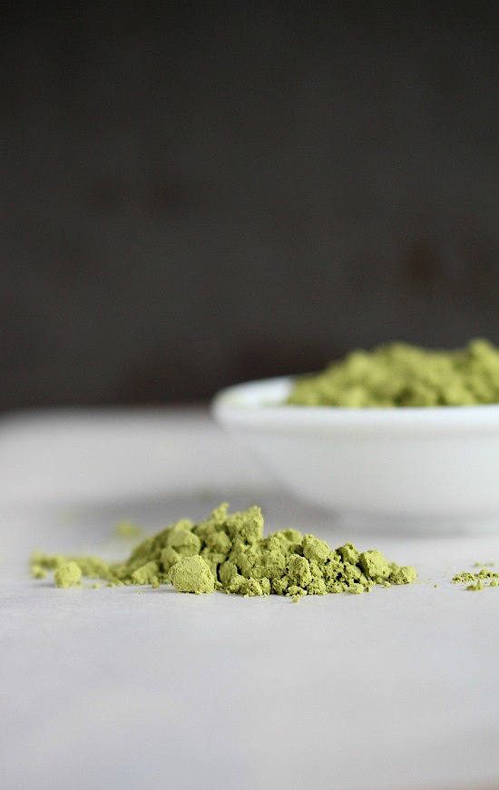 3 Ingredient, Dark Chocolate Matcha Coconut Butter Cups {Vegan, Gluten Free, Dairy Free, Sugar Free, Keto & Paleo Friendly} - www.betterwithcake.com