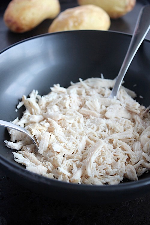 BBQ Chicken Green Chili Loaded Baked Potatoes {Gluten Free & Paleo Friendly} - www.betterwithcake.com