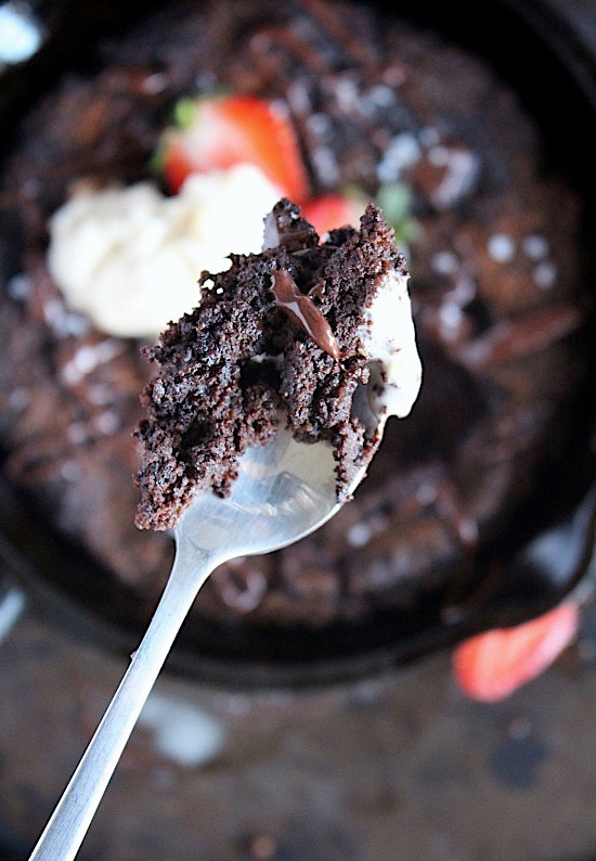 Single Serve Salted Dark Chocolate Almond Butter Brownie {EGG FREE - Dairy Free - Gluten Free - Refined Sugar Free - Low Carb - Vegan - Keto - Paleo} - www.betterwithcake.com