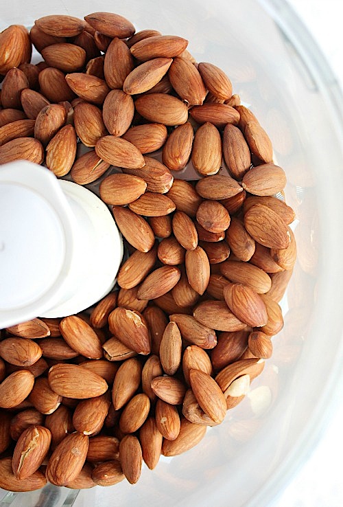 Cinnamon Spiced Almond Butter {Vegan, Gluten Free & Paleo Friendly} - www.betterwithcake.com