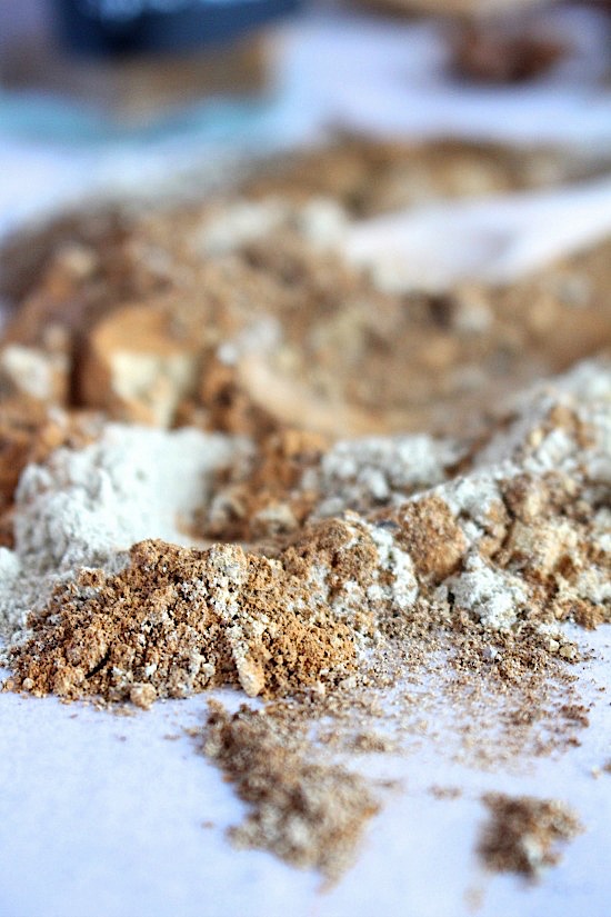 Healthy, Homemade Chai Spice Mix {Sugar-Free - Gluten Free - Dairy Free - Vegan - Keto & Paleo Friendly} - www.betterwithcake.com