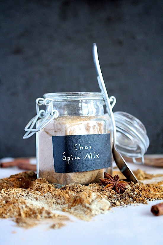 Healthy, Homemade Chai Spice Mix {Sugar-Free - Gluten Free - Dairy Free - Vegan - Keto & Paleo Friendly} - www.betterwithcake.com