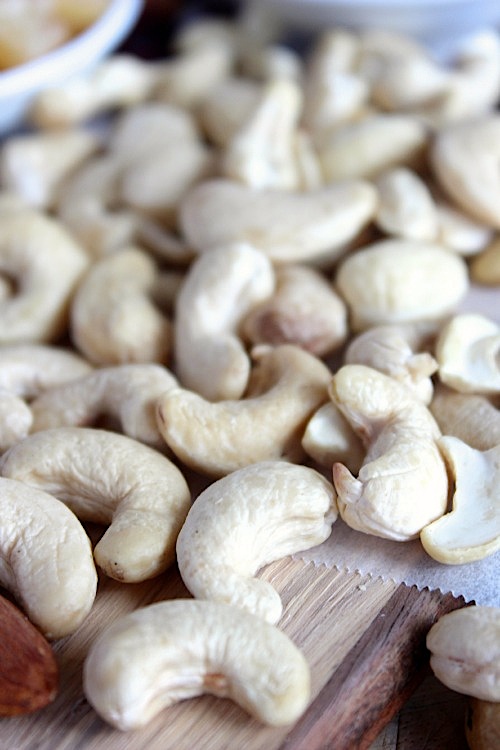 Healthy, Homemade Tropical Trail Mix {Vegan, Gluten Free & Paleo Friendly} - www.betterwithcake.com