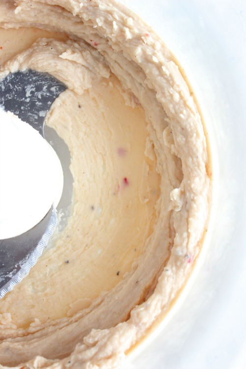 Spicy Roasted Garlic White Bean Hummus - www.betterwithcake.com #healthy #lowfat #vegan #dairy free