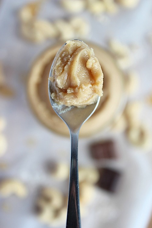 Salted Caramel Cashew Butter {Vegan, Gluten Free & Paleo Friendly} - www.betterwithcake.com