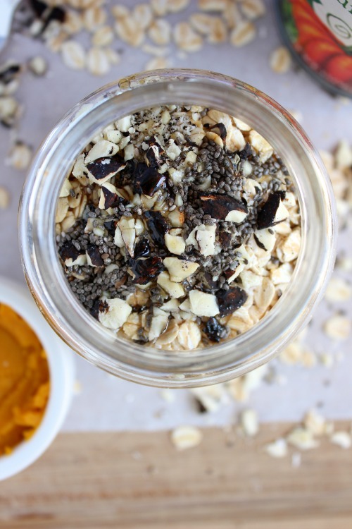 Protein Packed, Pumpkin Spiced Oats in a Jar - www.betterwithcake.com